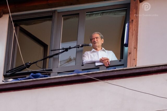 f7a9ec31-0f24-4818-b0a9-e1279e3c6354