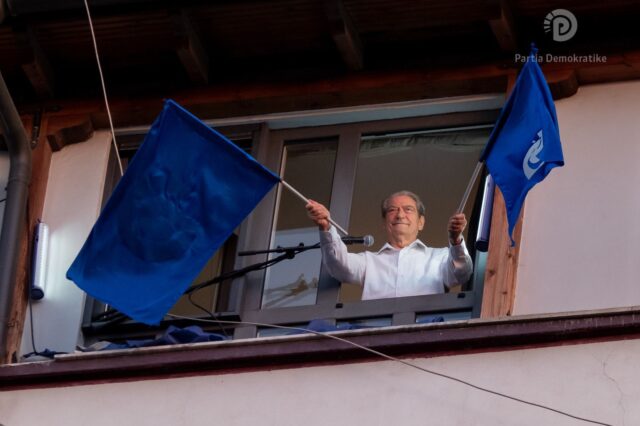 b5bb6a33-a9b4-42ea-b133-0d34881845f5