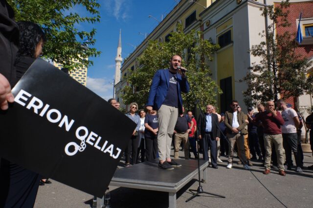 7f359db5-1b39-4c61-8ae5-a94b2944cb95