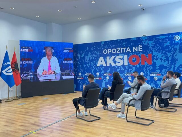 e77d60a8-90ef-4bba-8450-f38a1cb2a236