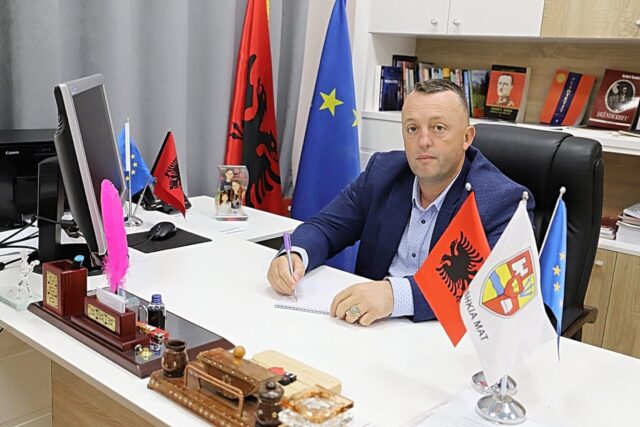 c5a5127c-5a83-4dff-bb66-4e2cb370ad30