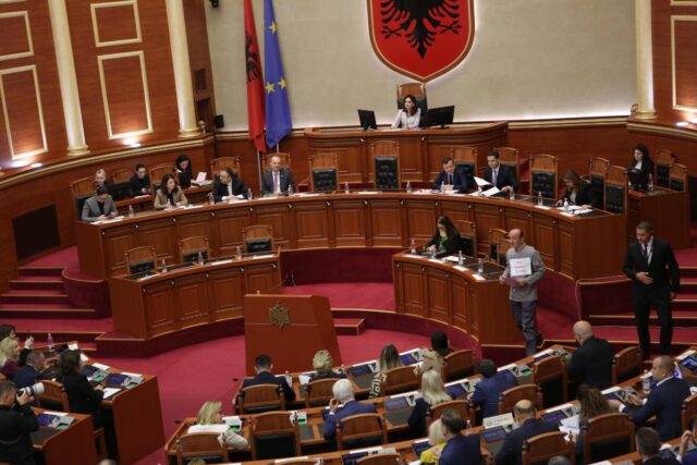 bcb73415-c19a-4217-ab49-5f189cb9a3dc