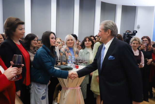 41662f9a-96b1-4b62-a2ba-3be549370956