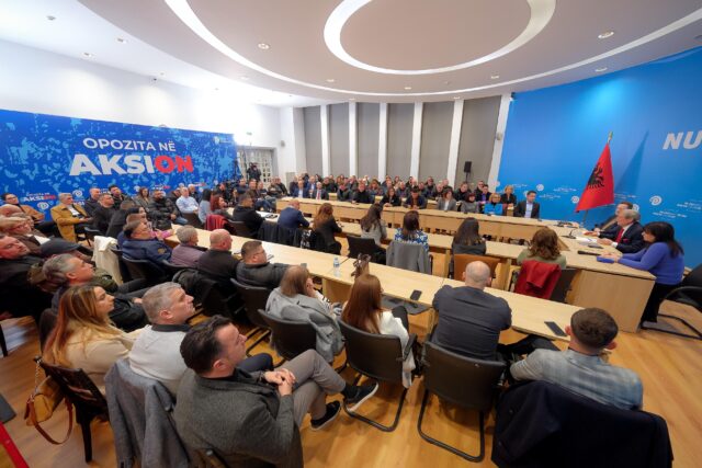 00b5fadf-8534-4c61-8fae-4dc9a2f39fcc