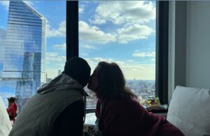 Parashqevi Simaku takoi sot të birin për herë të parë në 15 vite