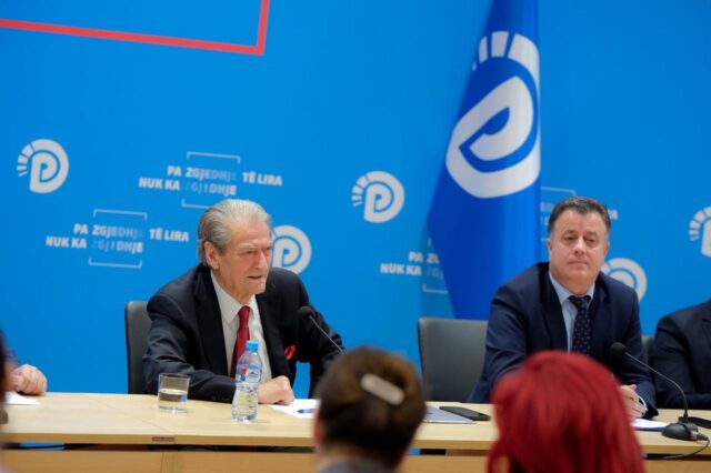 f84caaf9-2326-476b-b90b-f3e0a2362426