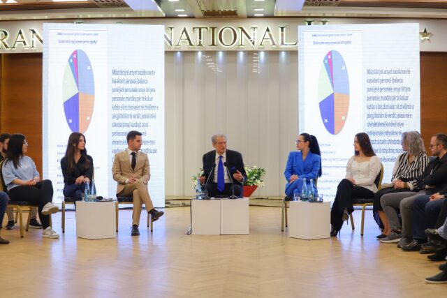 4c0c2a59-65eb-4c55-9966-749e5f3275b6