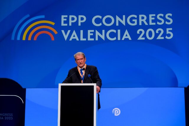 4fa38c57-20d5-4def-8f77-431d70bf440e