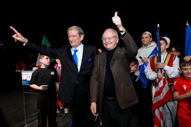 aaa88172-f91b-455a-8f99-a30d8fbf3e92