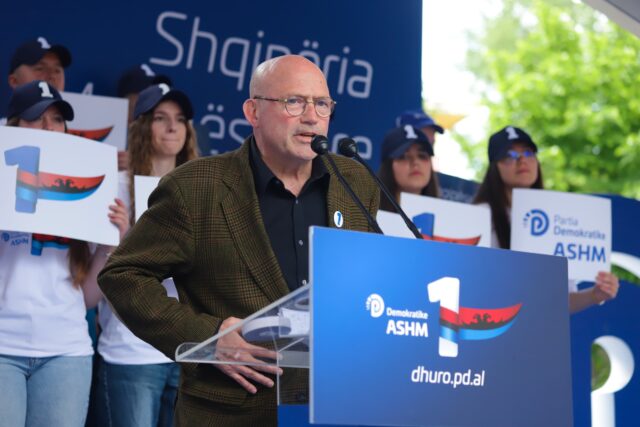 b088ee06-c205-4514-8e7f-f4abb3e67e48