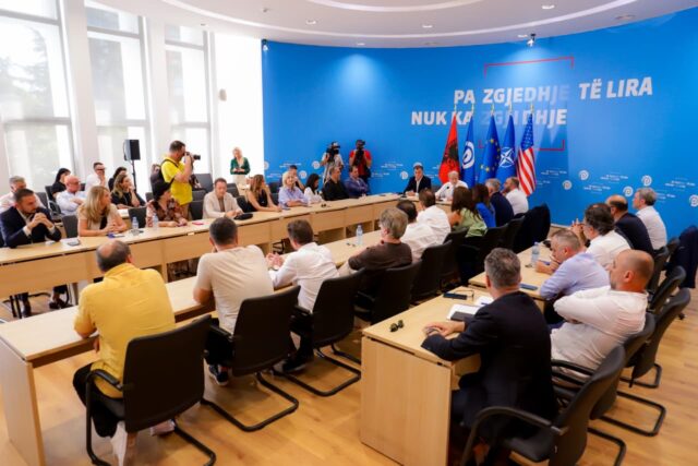 a876bd66-7432-4c20-99a8-60b08077ba20