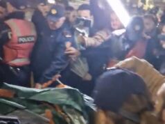 Policia dhunon protestën e Lapaj, kreu i Shqipëria bëhet rrëzohet, rifillon protestën pa ndërhyrje mjekësore