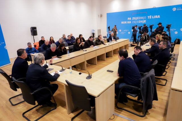 e3e63ab4-f161-476f-aa7e-7cf811e6a410